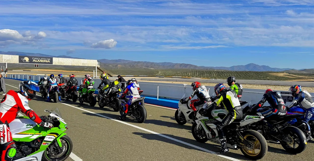 Retour sur notre première journée de roulage sur le Circuit d'Almería 🏁